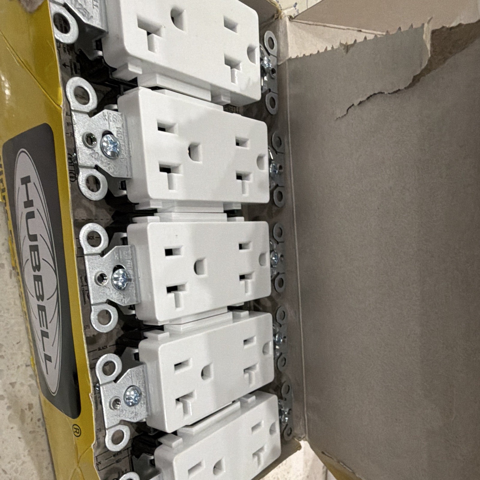 Hubbell DR20WHI Duplex Receptacle 20A 125V White 10-Pack Back/Side Wired