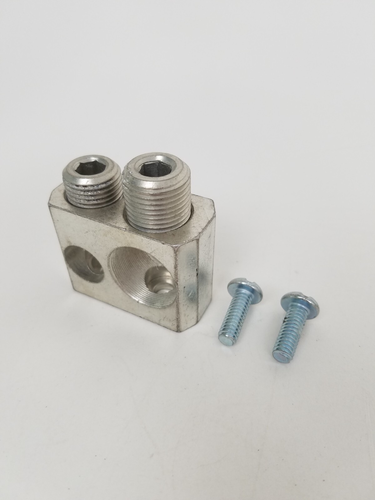 1MPLK1 Eaton Cutler Hammer Box Lug Kit – Next Day Option – New