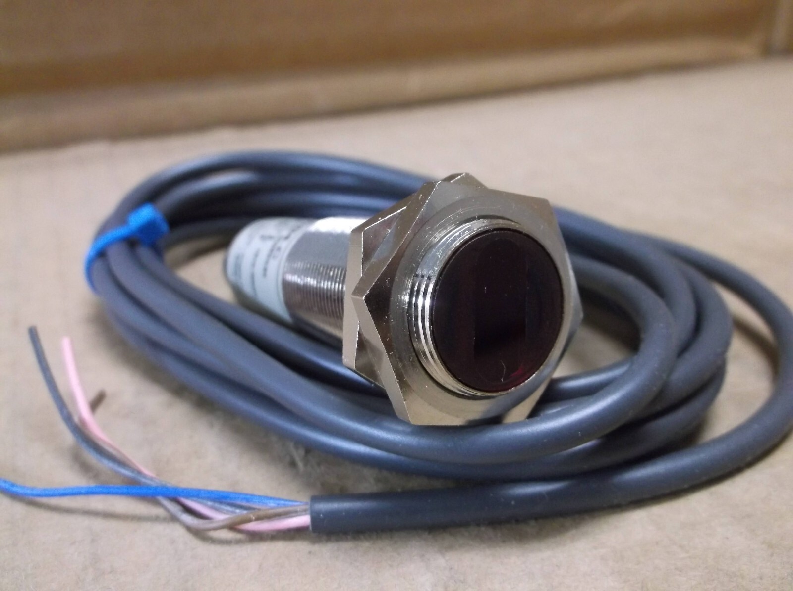 E3F2-R2RB4-C Omron NEW In Box Photoelectric Sensor Switch E3F2R2RB4C