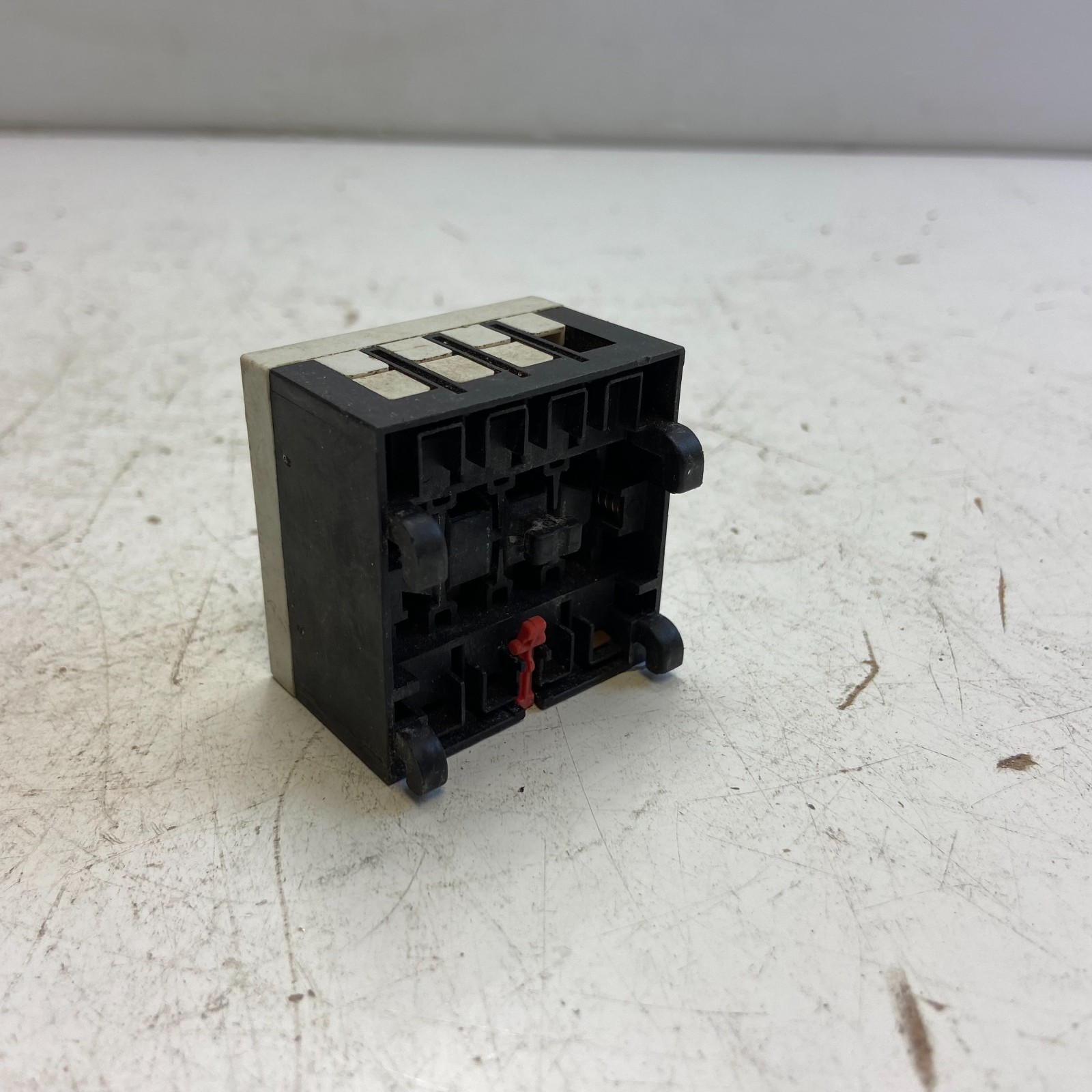 SQUARE D 8502-P5.10 Auxiliary Contact Block Ser. B 12A