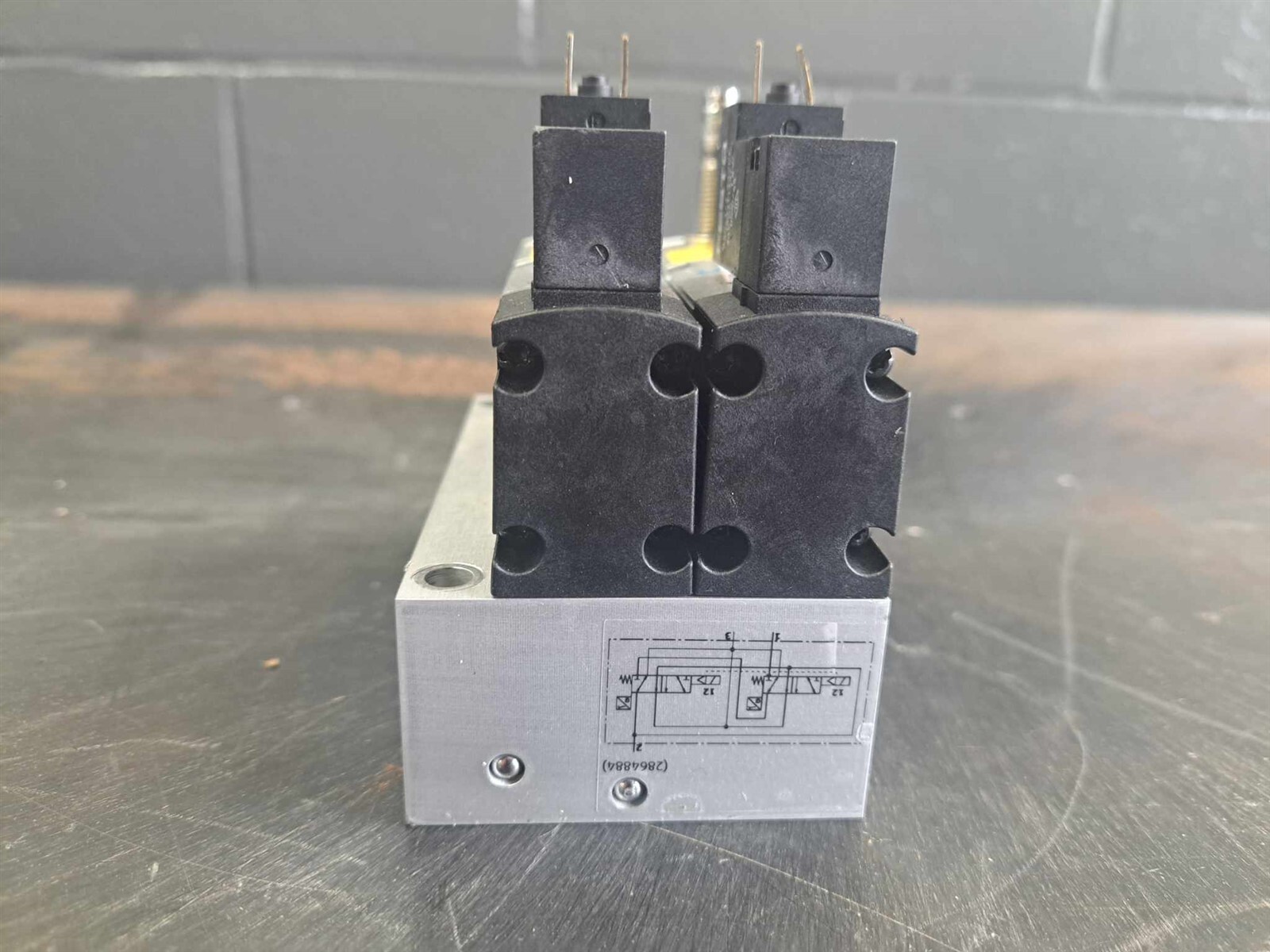 Festo Block Assembly w/ (2) Solenoid Valves VSVA-M52-MZ-A1-1C1-APP