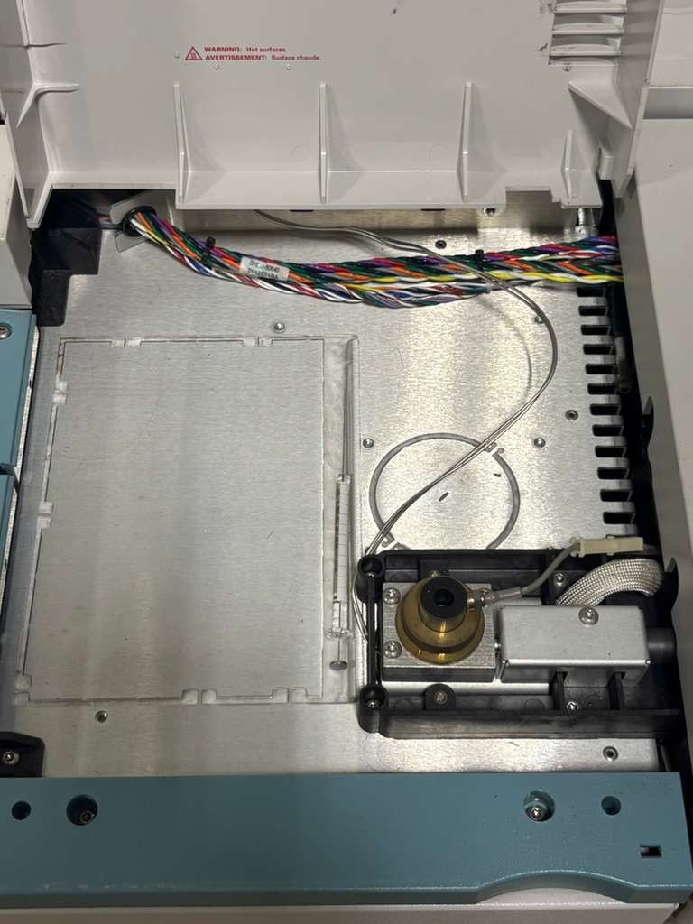 Agilent Technologies 6890N Gas Chromatograph Network GC System Part G1530N