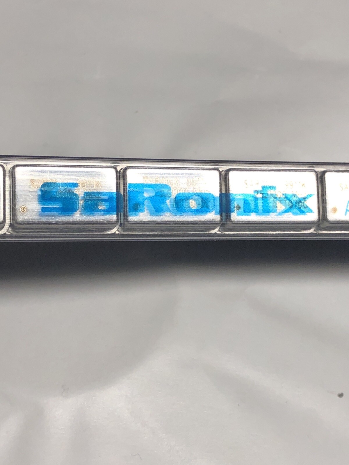 Saronix 25.000 Mhz. Crystal Oscillator. NOS. 4 Qty.