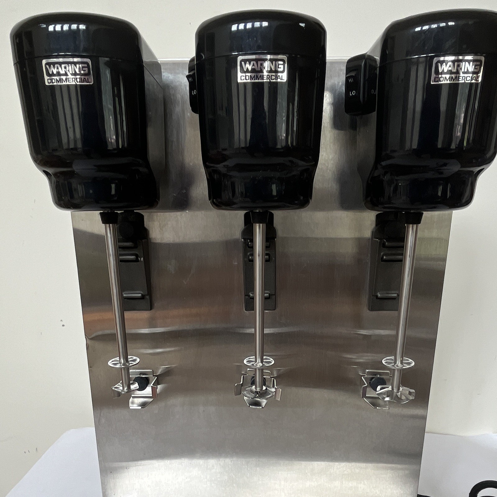Waring Commercial 31DM78 3-Spindle Freestanding Milkshake Drink Mixer