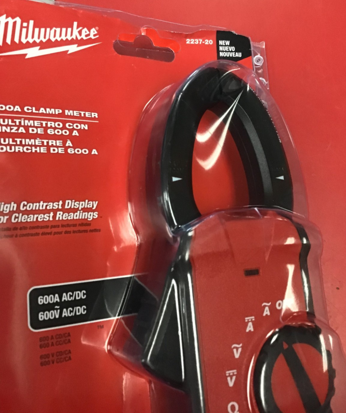 Milwaukee (2237-20) 600 Amp AC/DC Digital Clamp Meter CATIII **NIB**