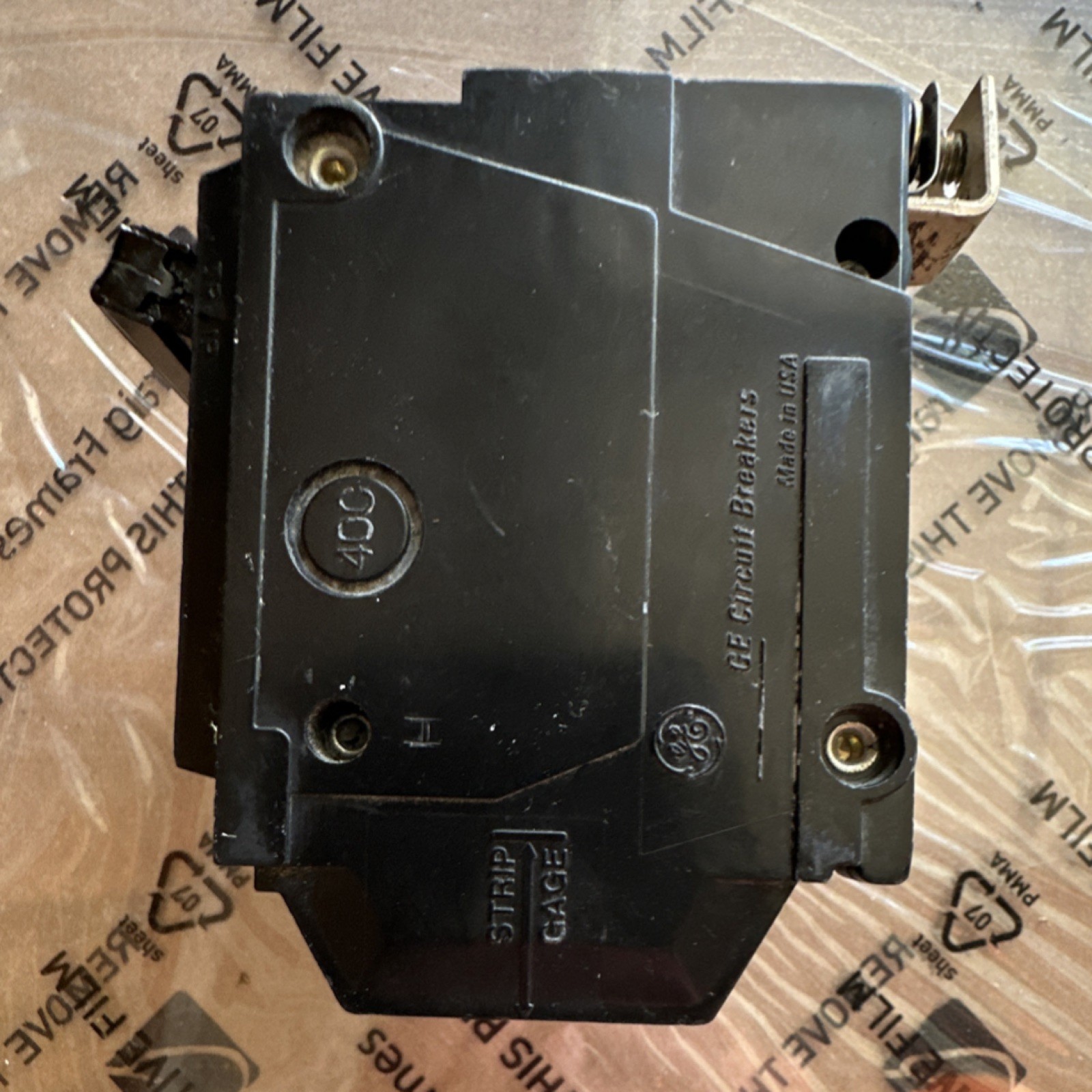 GE THQB320100 100A 3-Pole 201-250V Bolt-On Circuit Breaker Trip Indicator