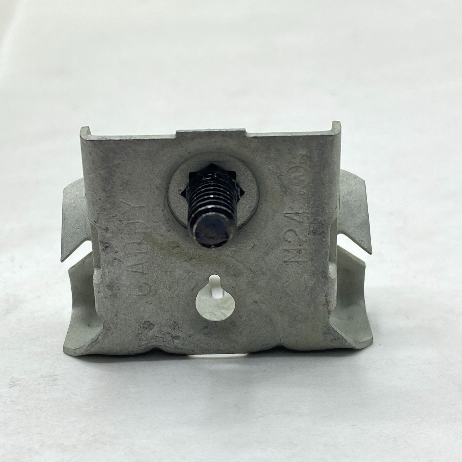 BOX OF 100 Nvent Caddy M24S Universal Beam Clamps 1/8″-1/4″ Flange w/Stud Bottom