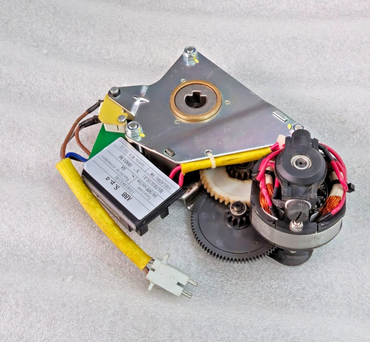ABB SACE S.P.A 1SDA038321R1 24/30V GEARED MOTOR DEVICE FREE FAST SHIPPING FRDEX