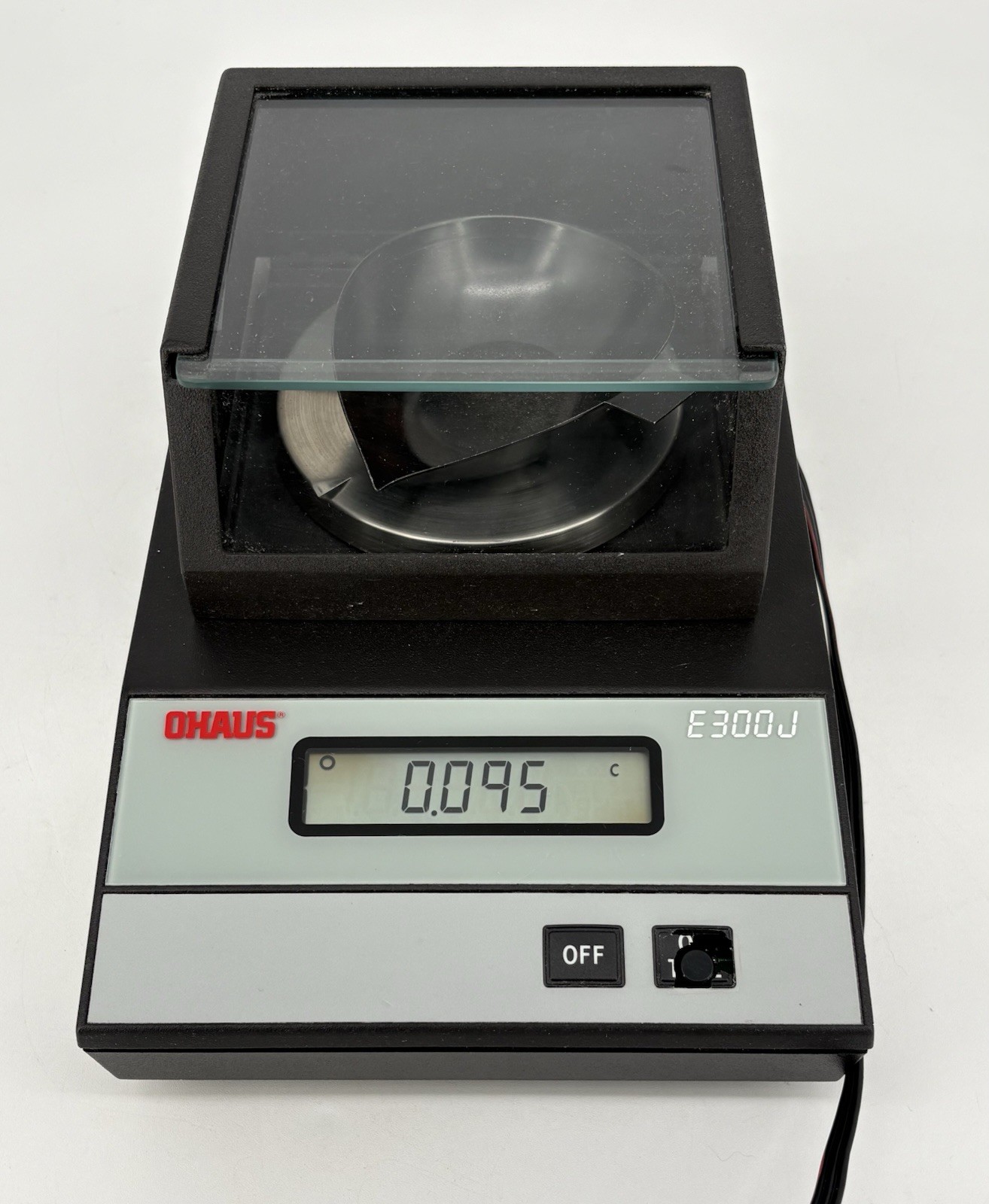 Ohaus Scale E300j – See Photos