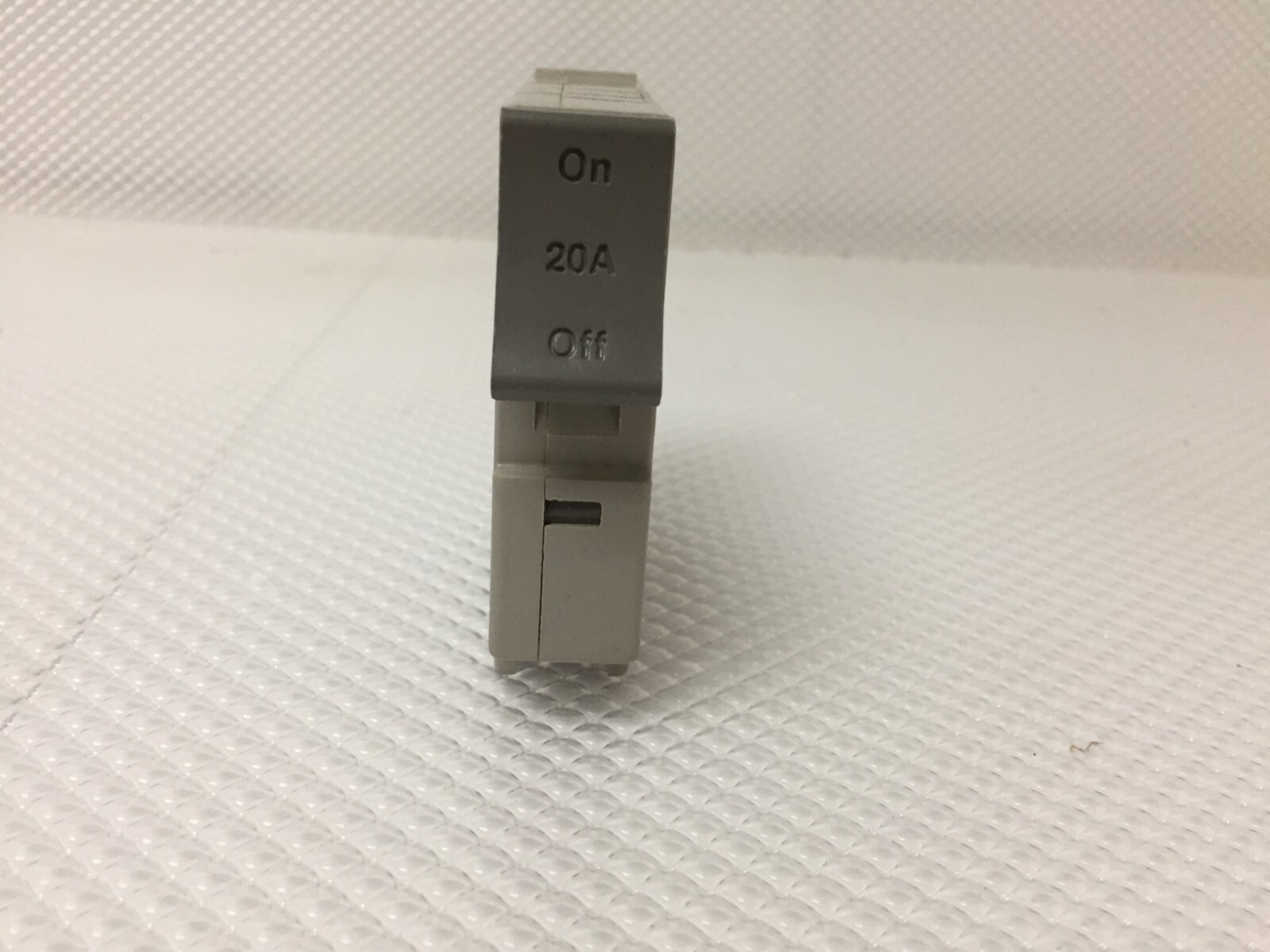 SQUARE D SDT120 20 AMP 240 VOLT SINGLE POLE TRILLIANT BREAKER..113