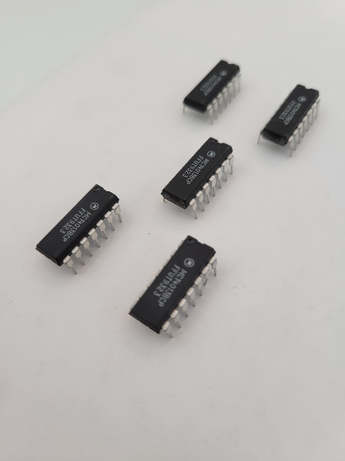 5Pc Motorola MC14013BCP Integrated Circuit Chip Dual Type D Flip-Flop