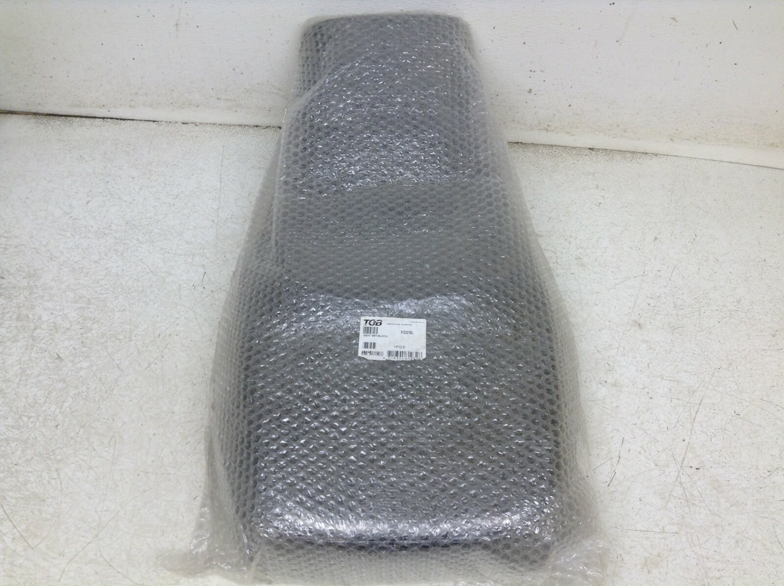TGB 512321BL Seat Set Black Blade 425 New (TSC)