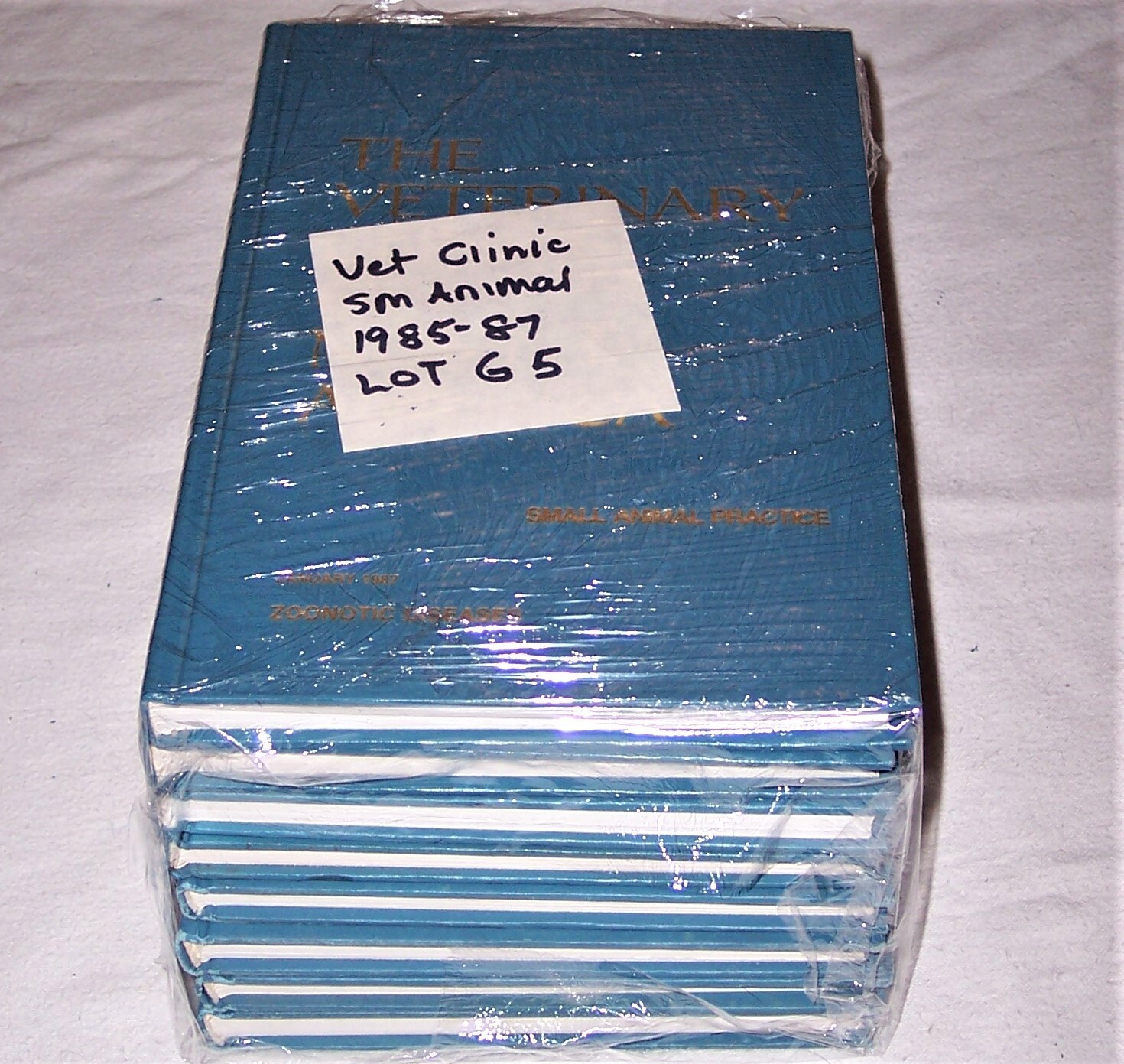 Veterinary Clinics of America Book G5 LOT of 8 Sm Animal 1985-87 As-Is Sale READ