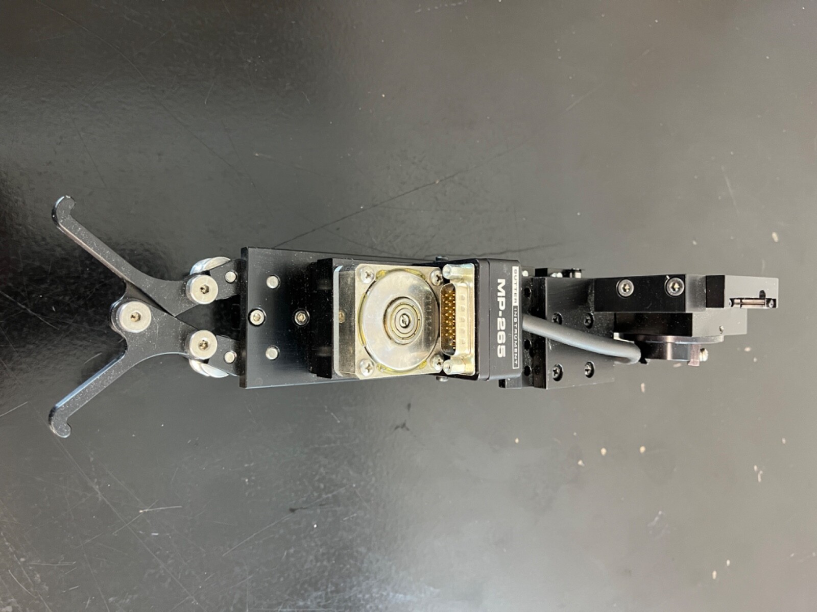 Sutter Instruments Co. MP265/M-134 “narrow format” motorized micro manipulator