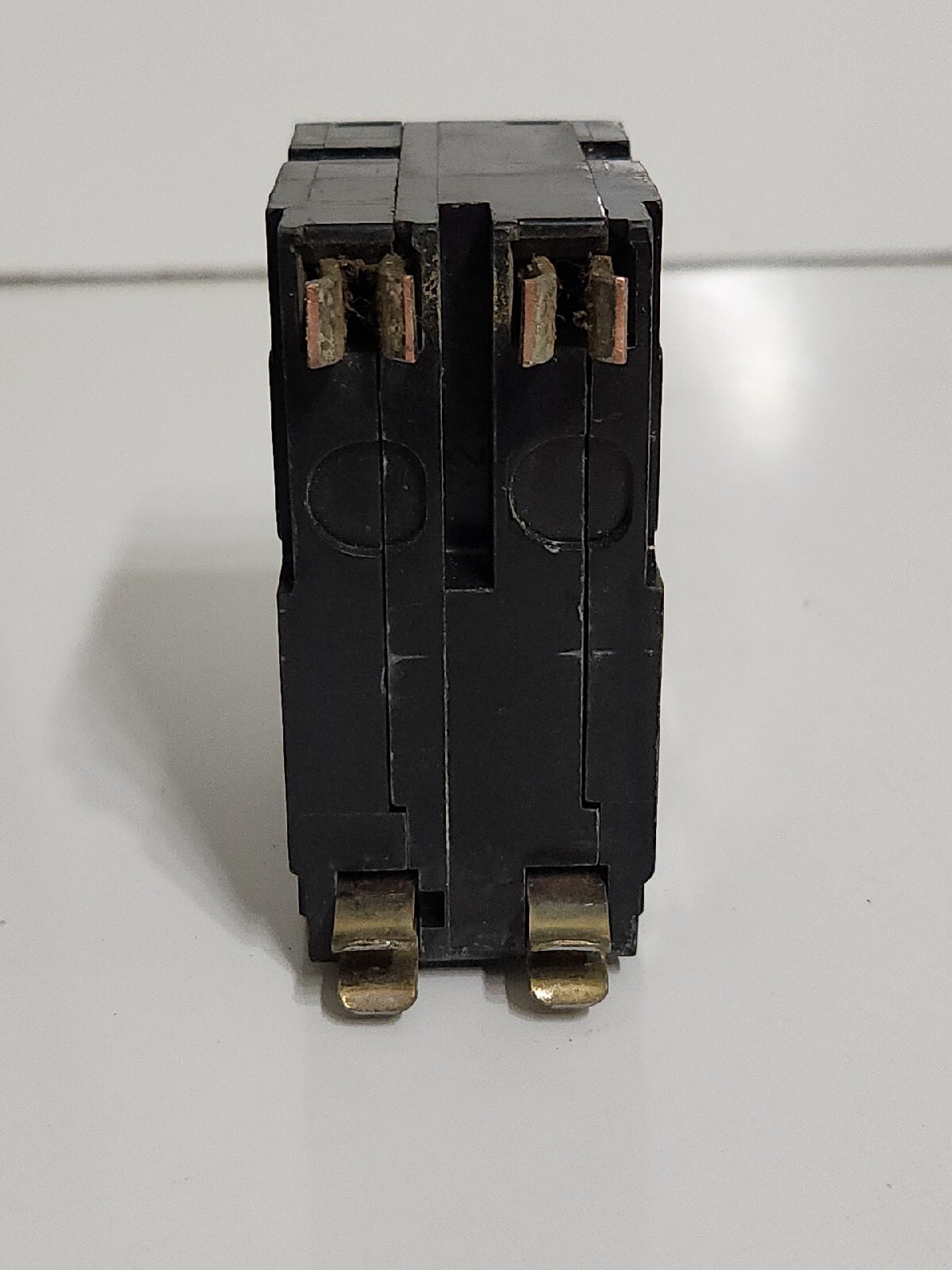 Square D QO260 2 Pole 60 Amp 120 240V AC Type QO Plug In Yellow  Circuit Breaker