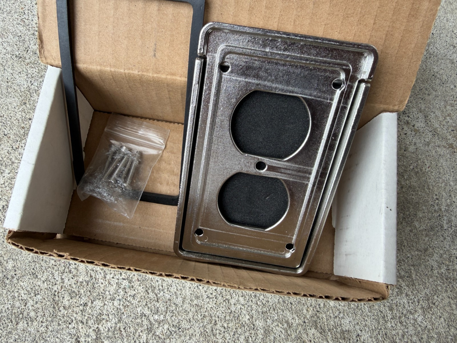 Calbrite S60000VDR0 Stainless Steel 316 Vertical Outlet Receptacle Weatherproof