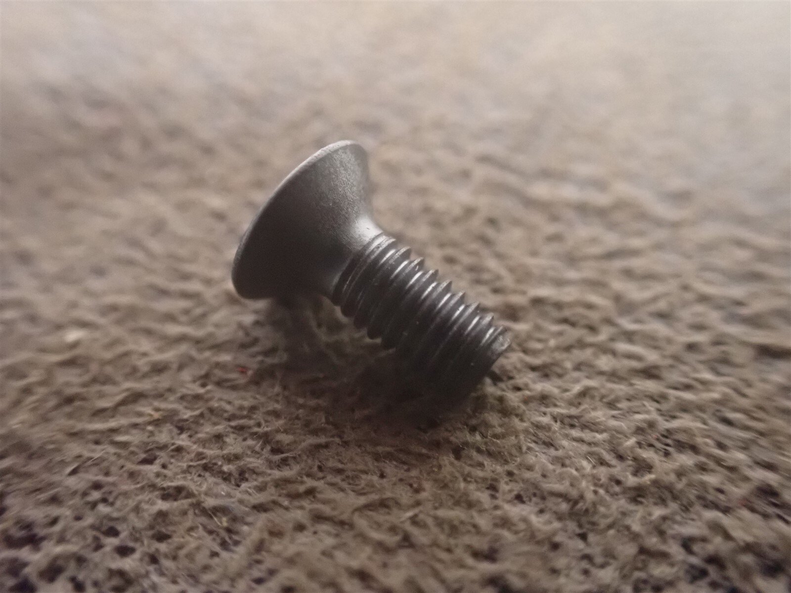 NEW Unbrako 03311 M4 X 10 DIN 7991 Flat Head Socket Screws Lot of 81 (BN418)