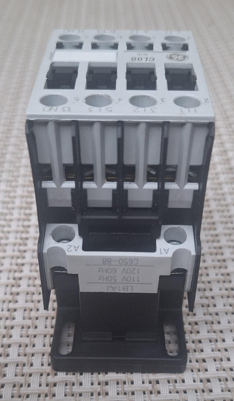 GE CL00A310TJ IEC Contactor 10A 3-Pole 110/120V AC Coil Aux 1NO AC-3