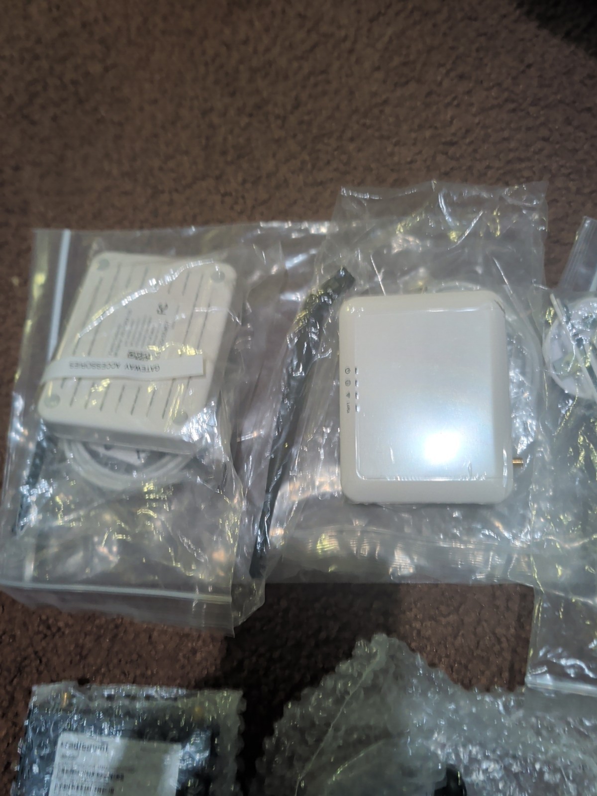 ​BULK LOT (18) Dragino LHT65 LoRaWAN Sensors + (2) Cradlepoint IBR200 LTE Router