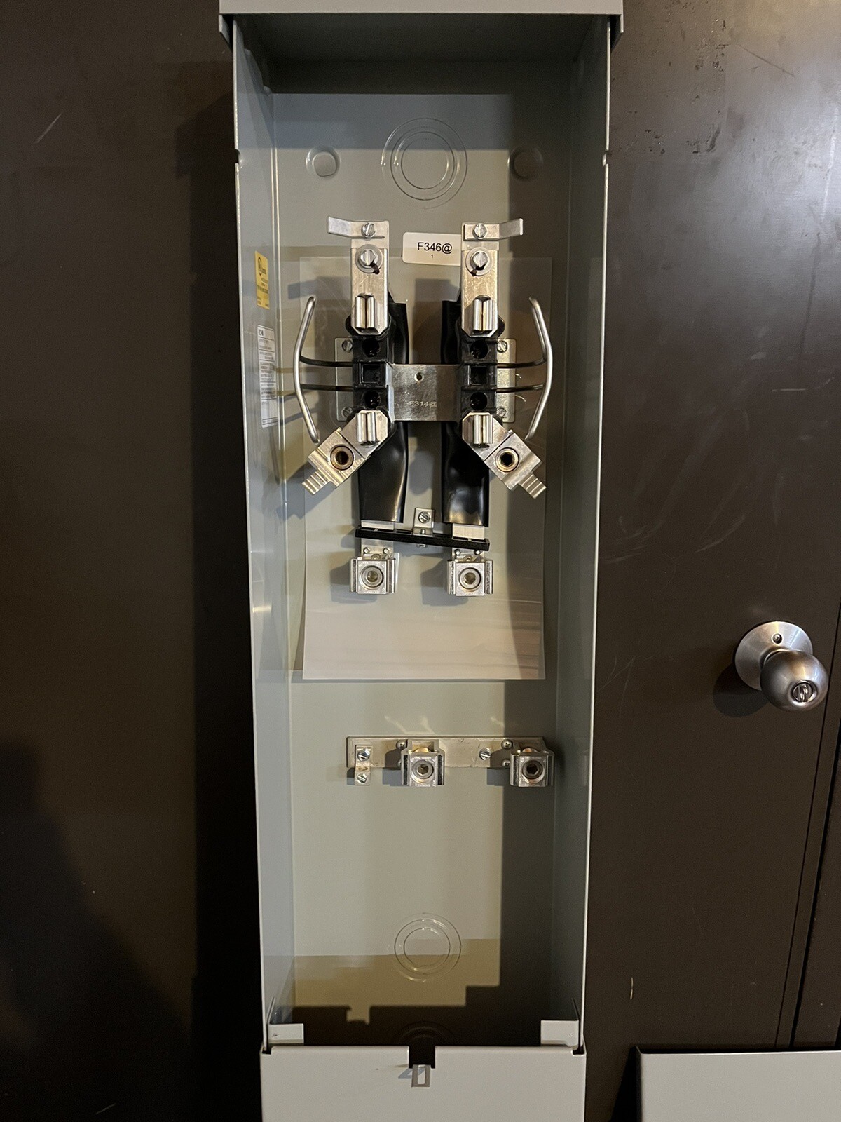 200amp meter pedestal – UHTRP242363E