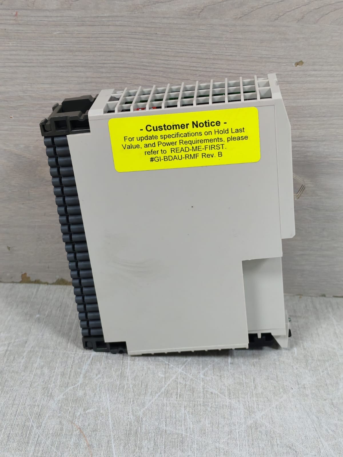 SCHNEIDER A120-COMPACT AS-BDAU-204 4 CHANNEL ANALOG OUTPUT