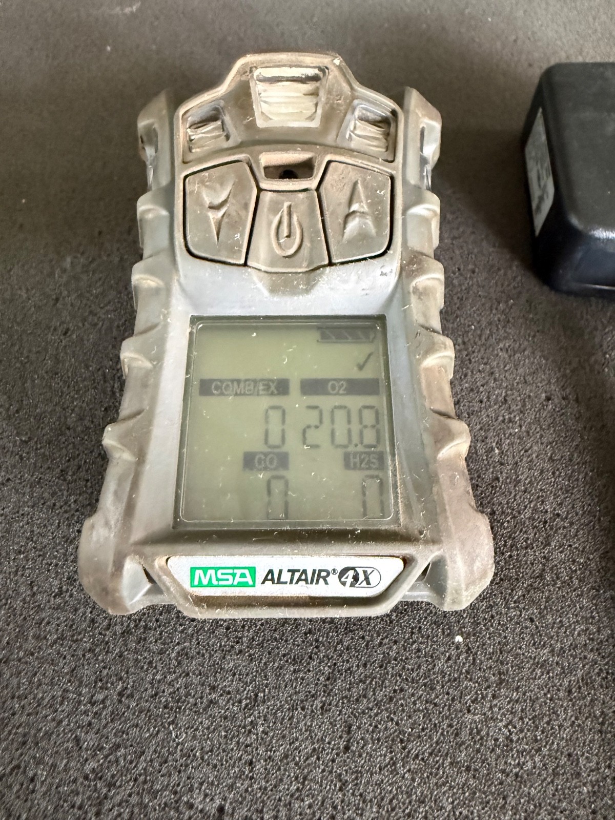 MSA Altair 4X Gas Detector With Charger – Calibrated 07/27/26