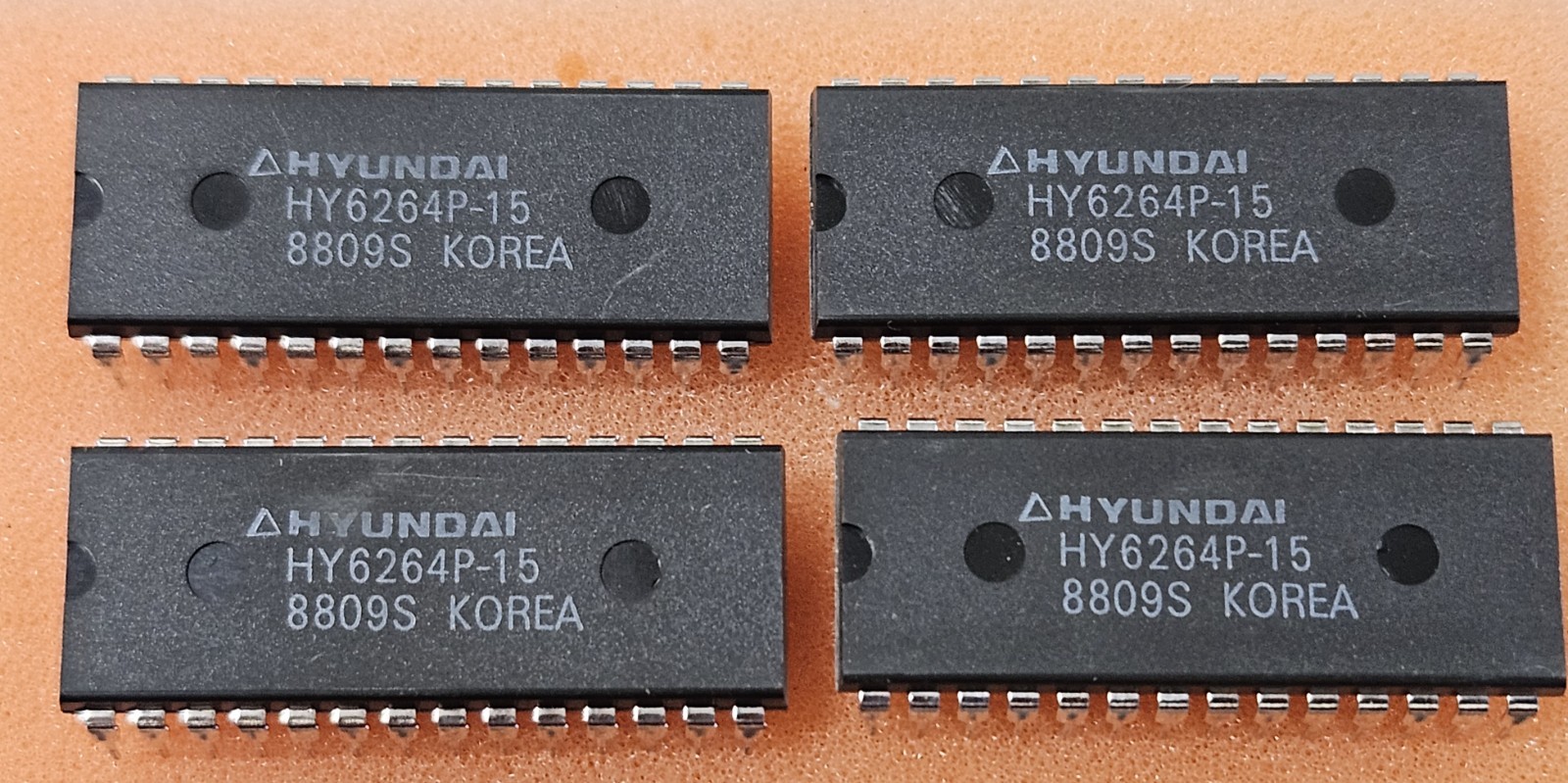 4 Pcs HYUNDAI HY6264LP-15 NOS 8K X 8 BIT HS CMOS SRAM 28 PIN DIP 150ns