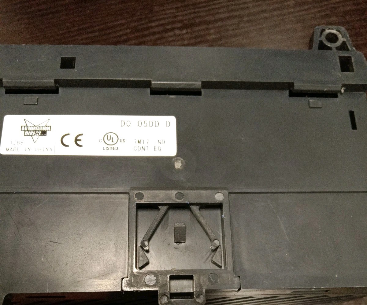 AutomationDirect D0-05DD DirectLogic PLC, 100-240VAC pwr, 8 DC ins, 6 DC outs.