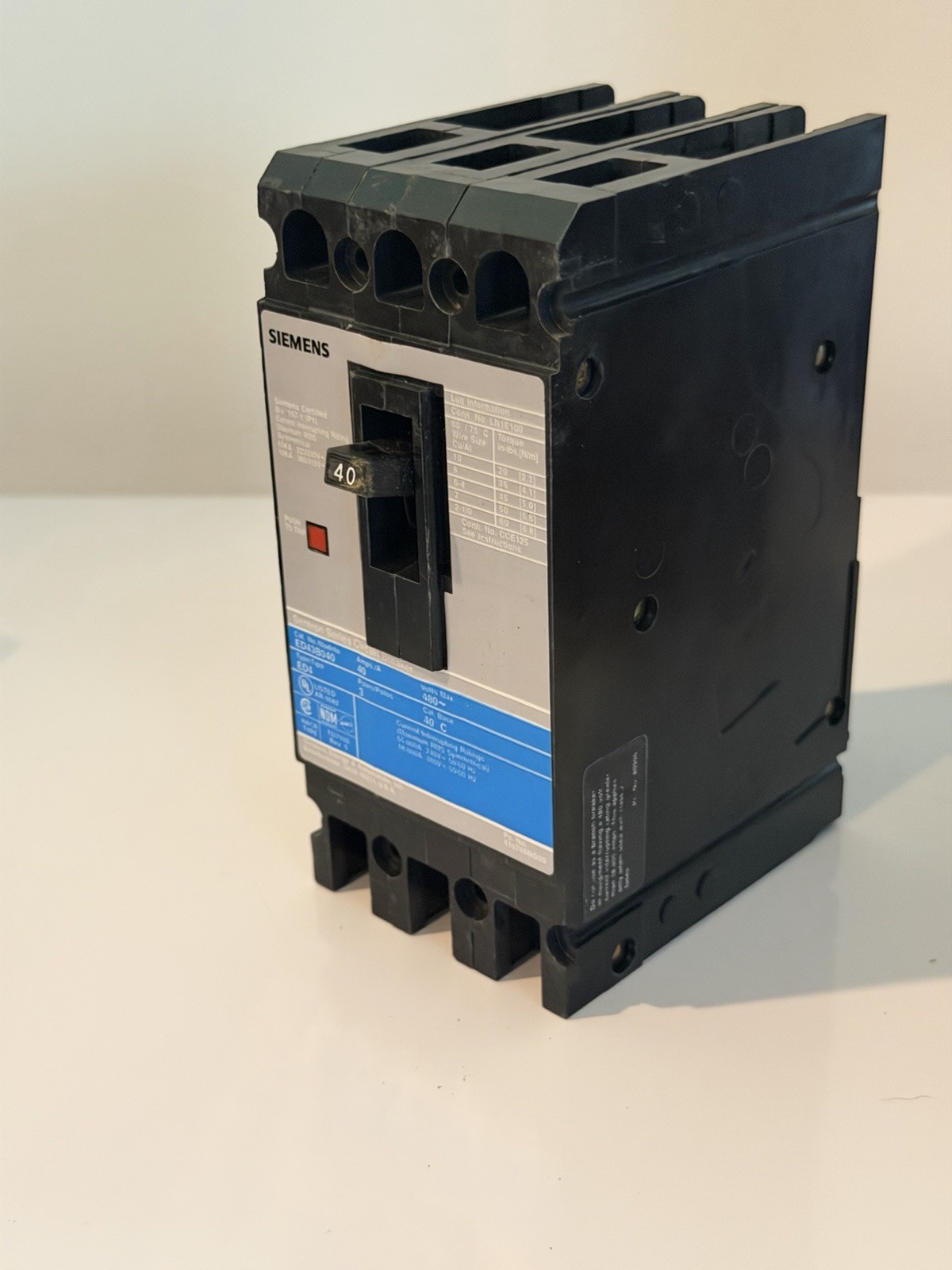 Siemens Sentron ED43B040 Molded Case Circuit Breaker ~ 40 Amp, 480V Ac, 3 Pole