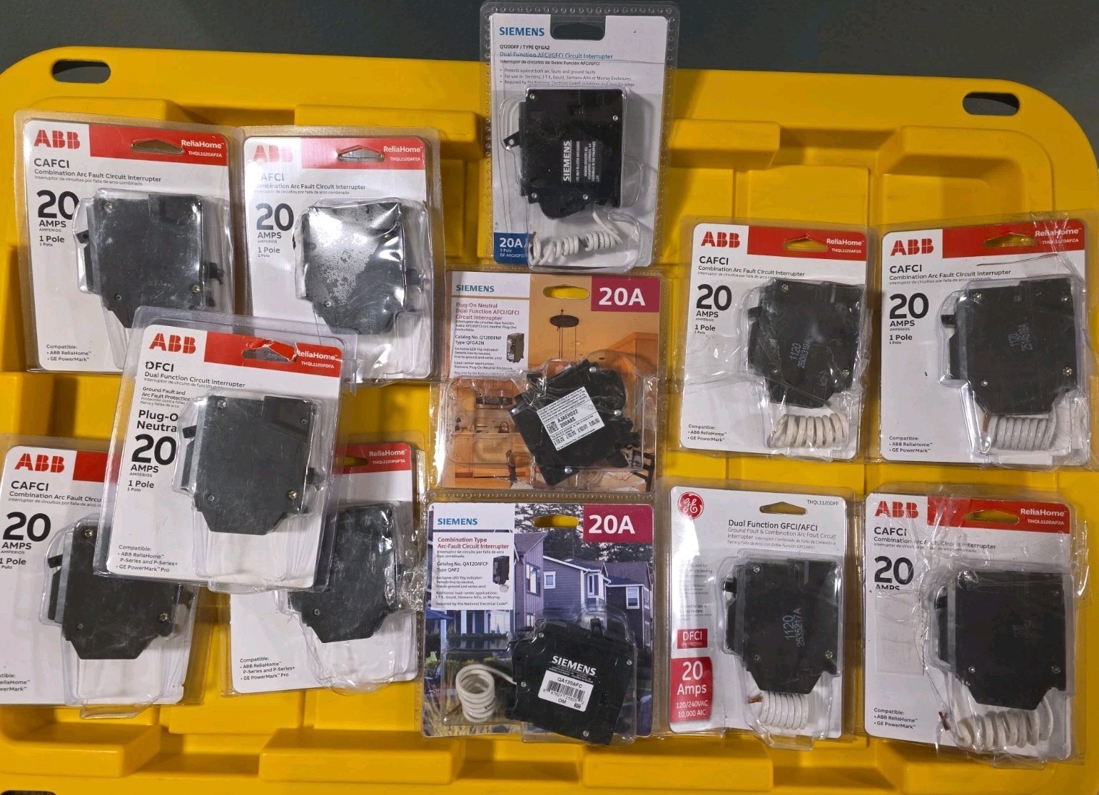 Lot Of 20 AMP Breakers (12) ABB, GE, Siemens
