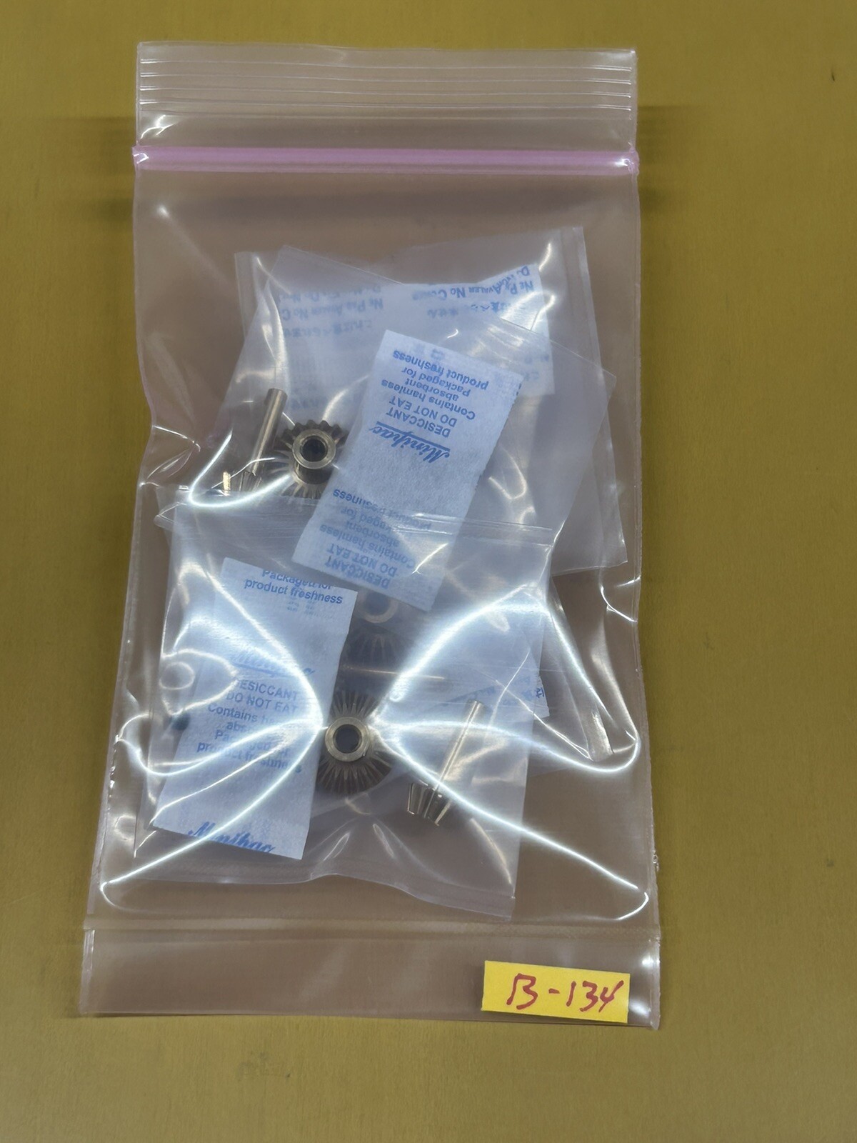 QTY 1 SET BRASS 10/23 TEETH 3MM BORE/ SHAFT 90 DEG BEVEL GEAR SET 2.3:1 RATIO