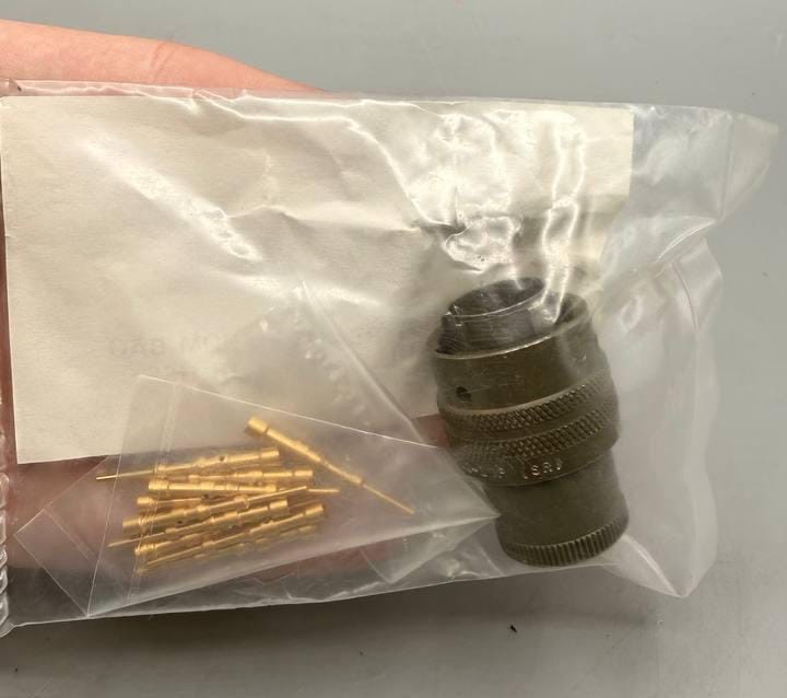 Amphenol PT06CE-12-10P(SR) 10-Pin Circular Connector Plug Box Sealed NOS