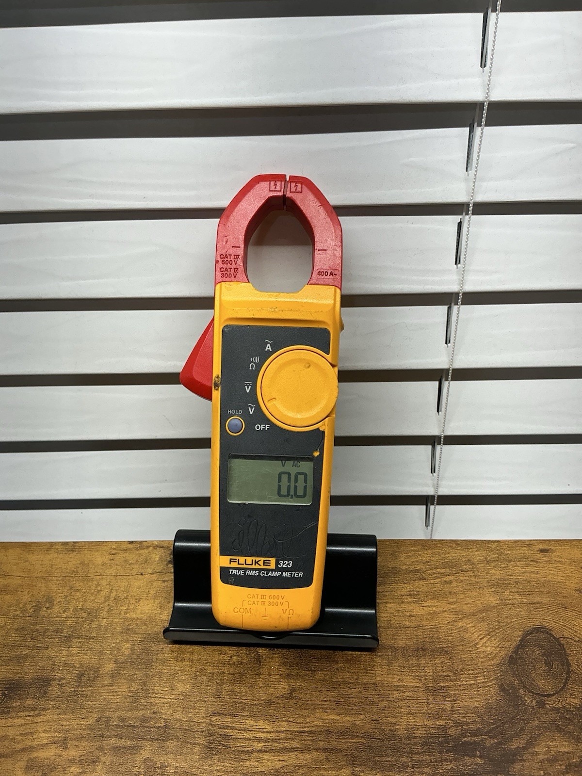 FLUKE Multimeter 323 TRUE RMS Clamp Only Tool No Triplett Cables