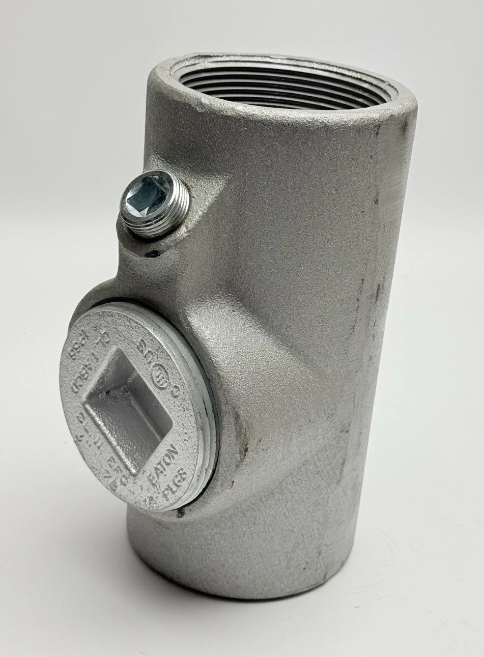 EYS81 / EYD81 EATON CROUSE-HINDS 3″ CL.I FEMALE CONDUIT FITTING