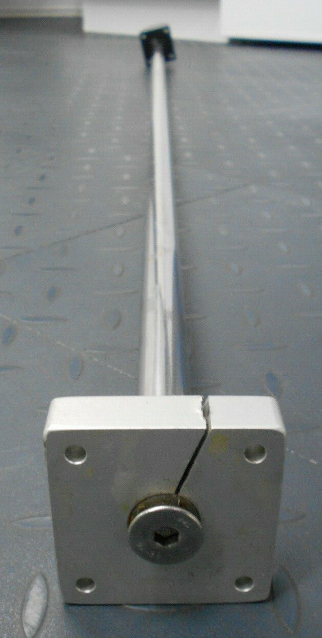 THOMPSON 2.36×2.36×2.05 CARRIAGE ON 60″L TUBE LINEAR SLIDE W/2 1-¼» FLANGED BLK