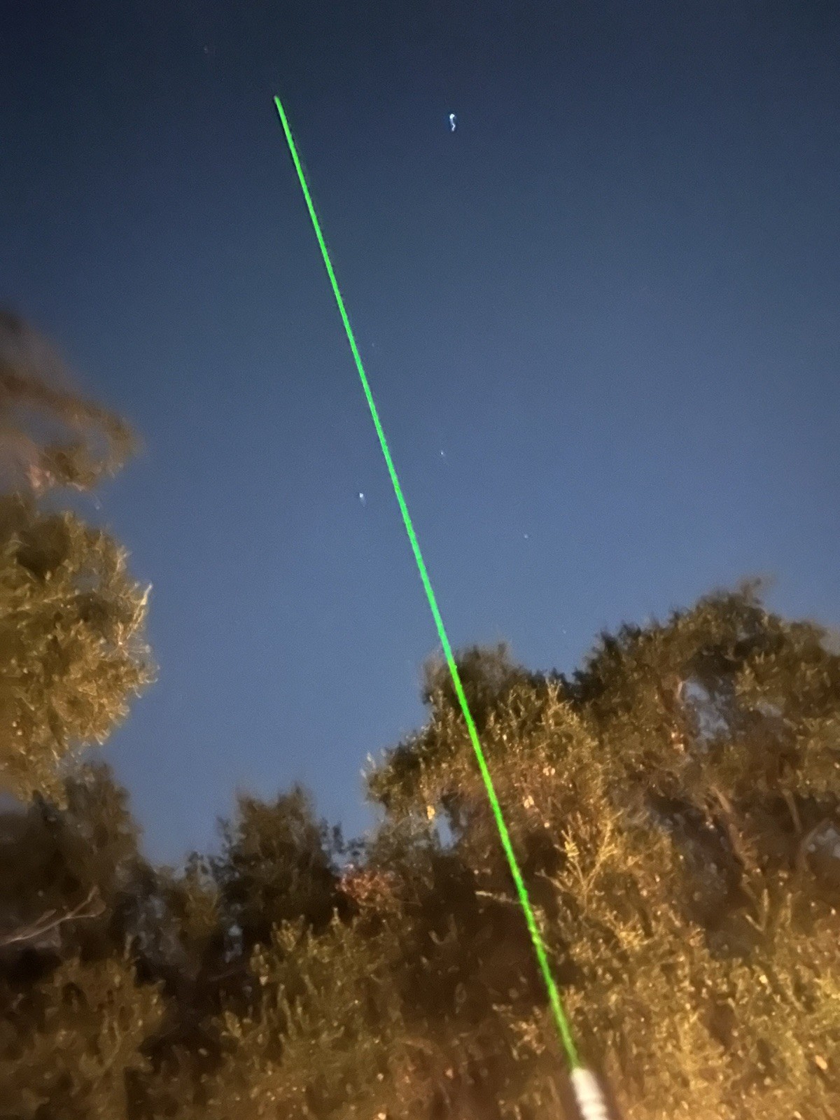 Powerful Green Laser Pointer w/ visible beam for hiking