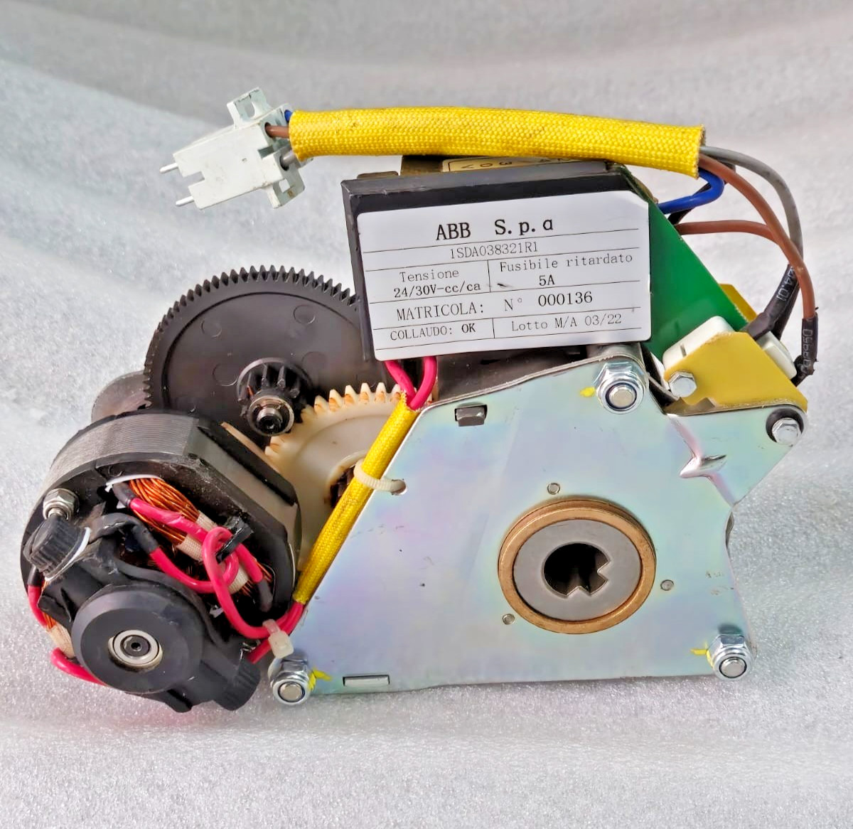 ABB SACE S.P.A 1SDA038321R1 24/30V GEARED MOTOR DEVICE FREE FAST SHIPPING FRDEX