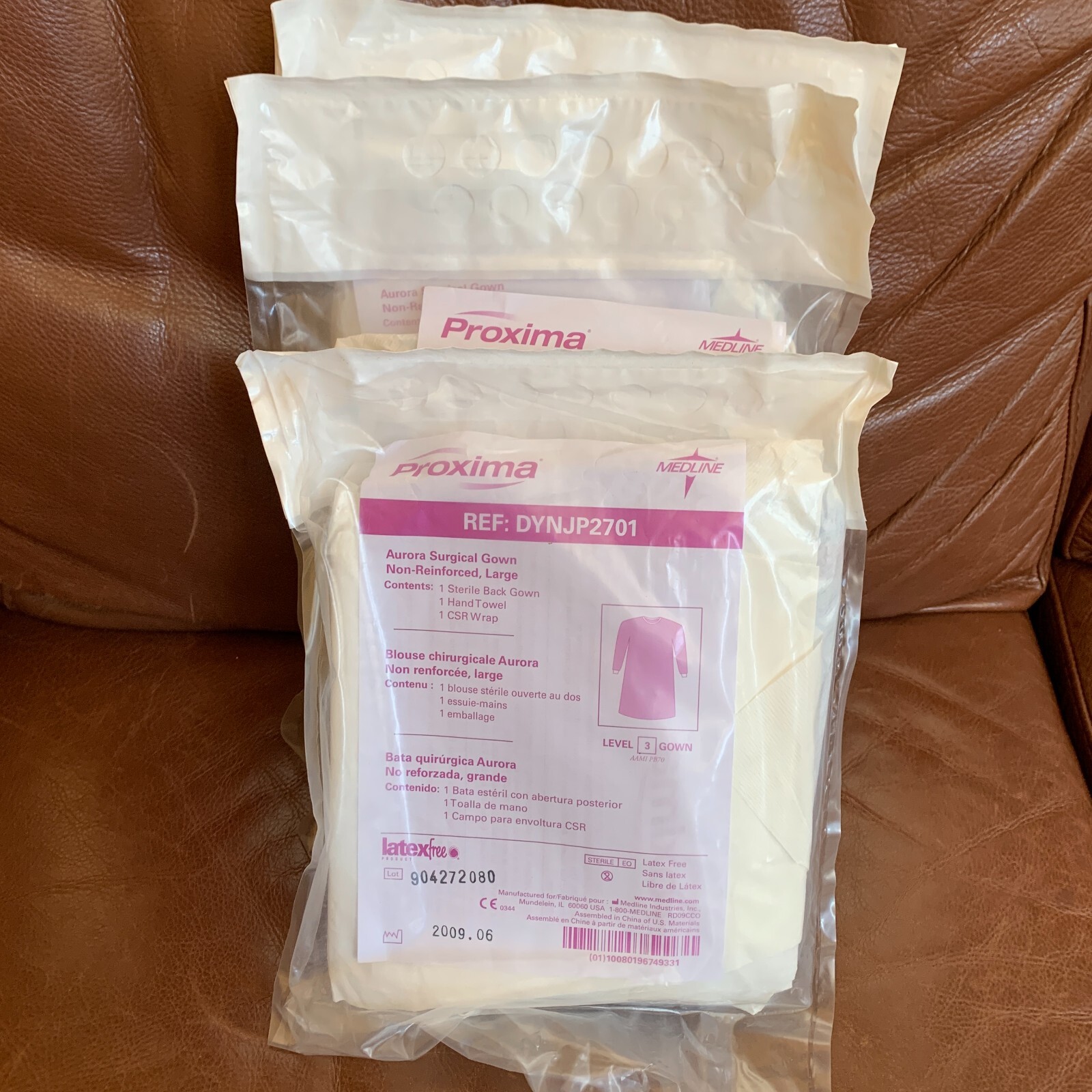Lot of 3 MEDLINE Proxima DYNJP2701 Aurora Surgical Gowns Large Level 3 Gown