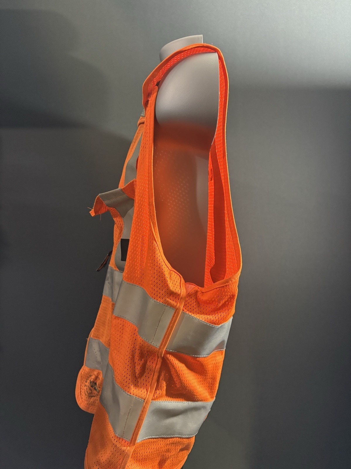 UNITED OccuNomix Hi-Visibility Orange Mesh Reflective Zip Work Ramp Safety Vest