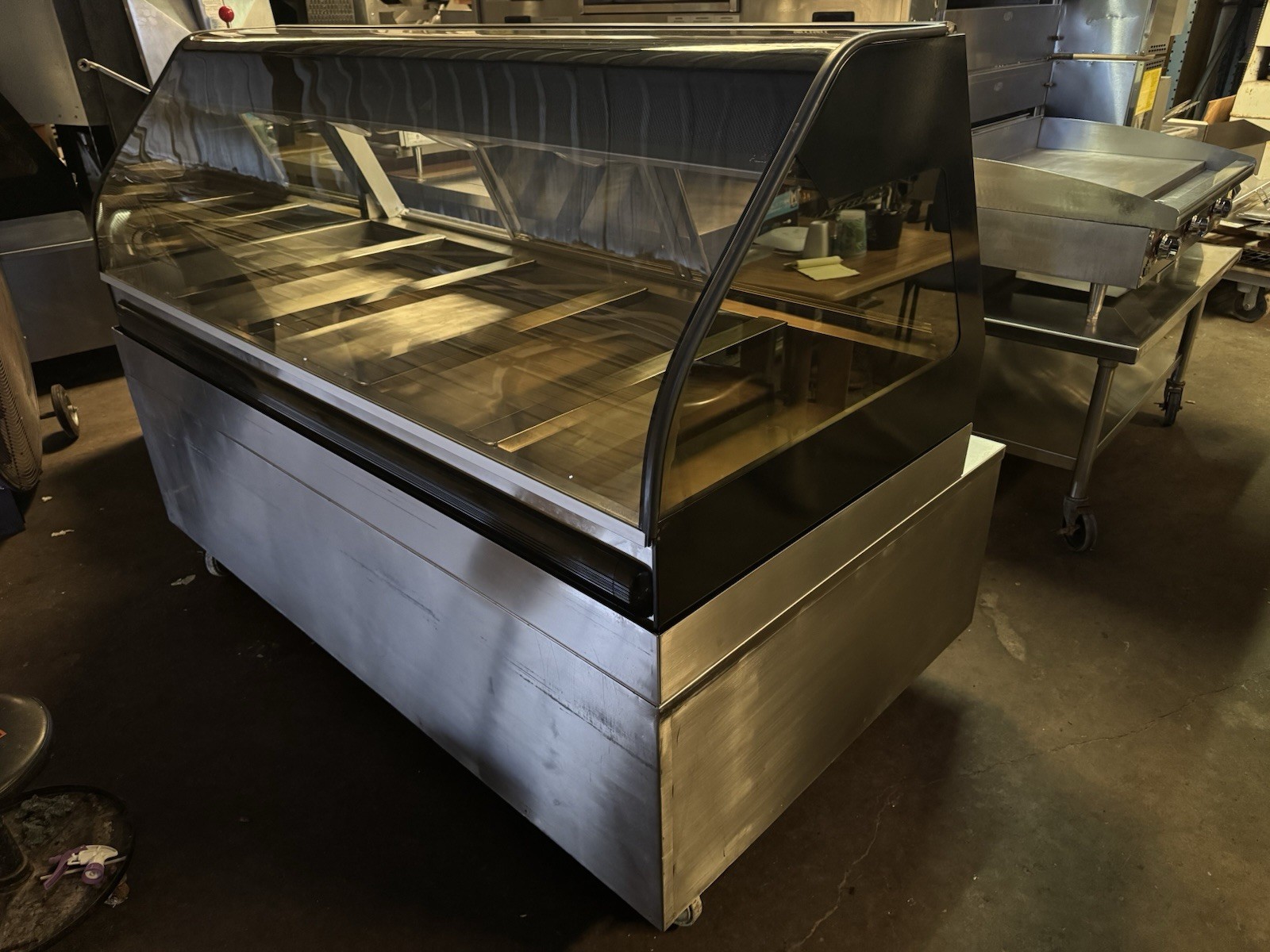 Alto-Shaam ED2-72 72″ Full Service Countertop Heated Display Case – 240v