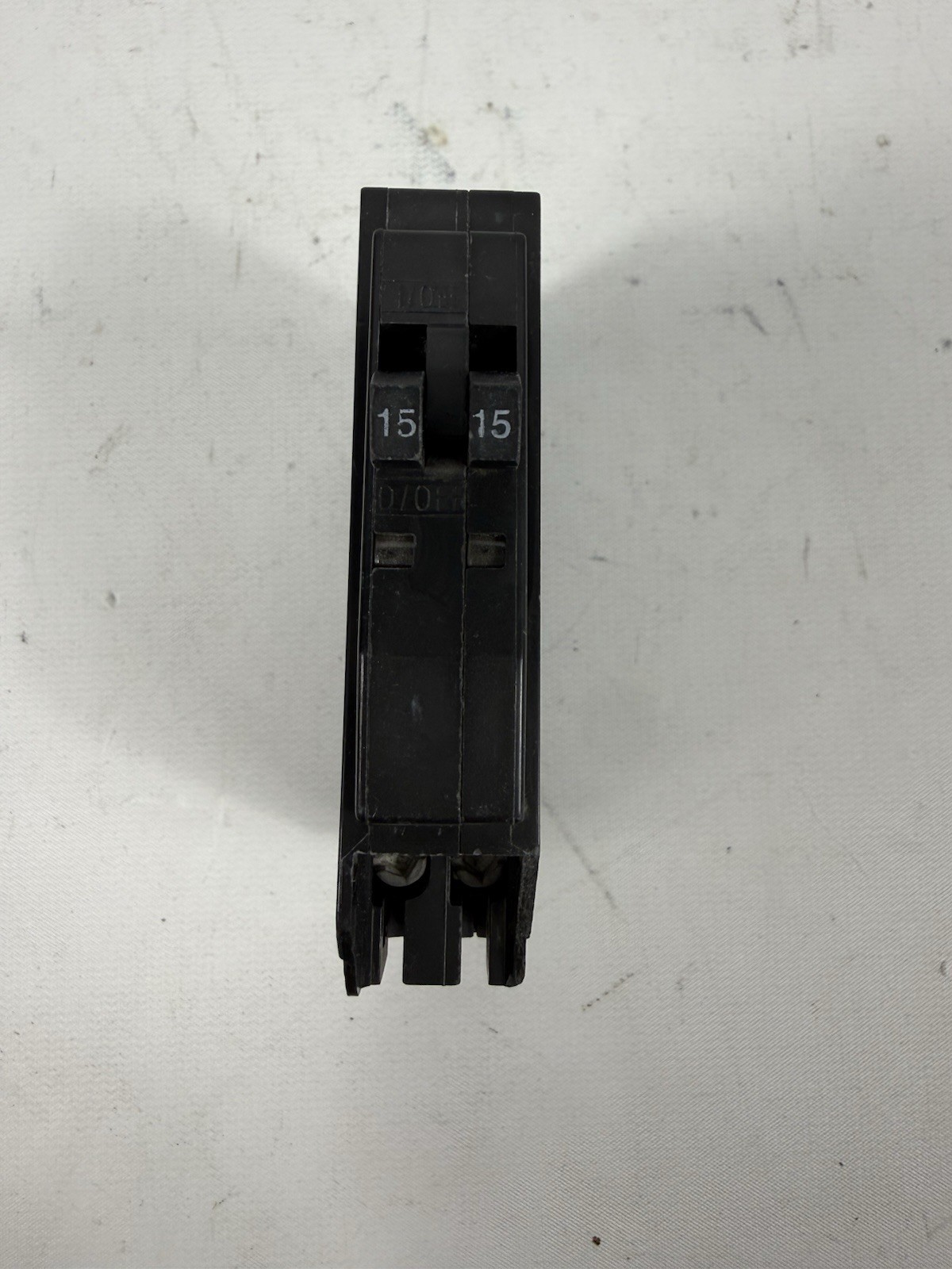 Square D QOT1515, TWIN, Tandem, 1 Pole, Dual 15 Amp Circuit Breaker, QO 15A