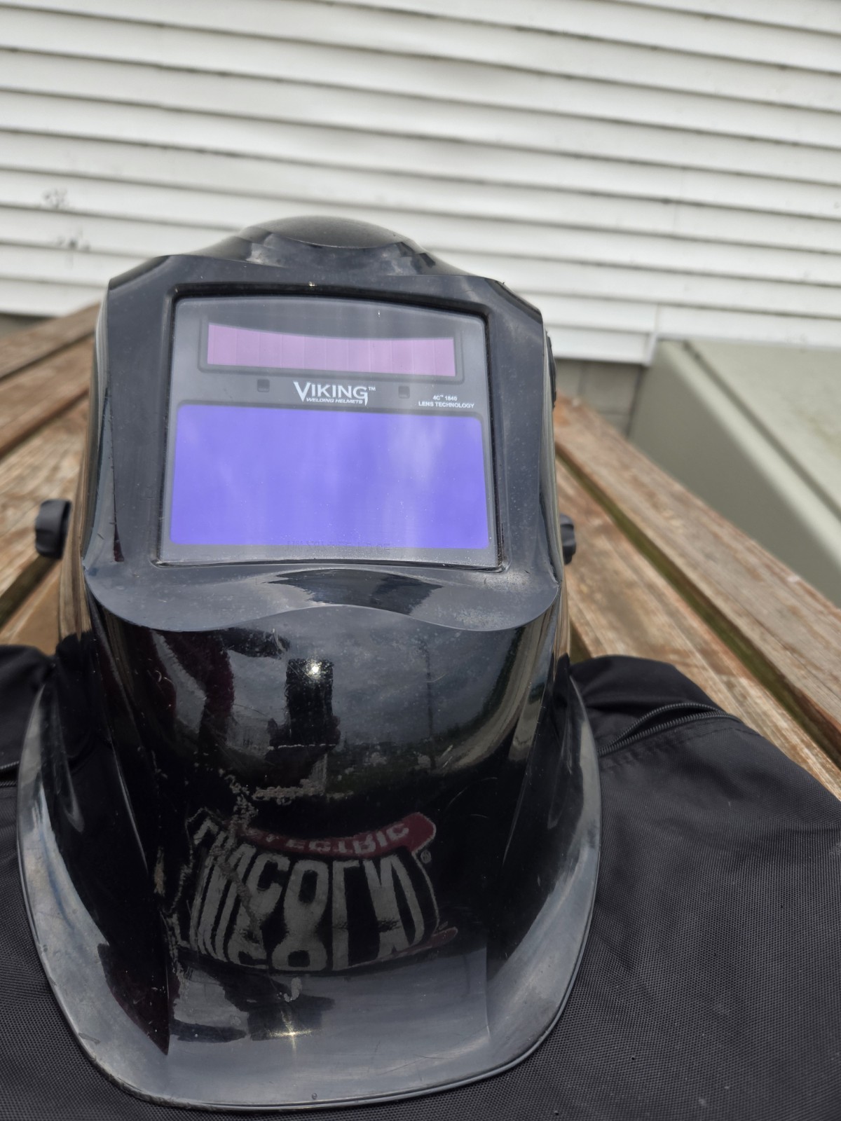 Lincoln Electric Viking 1840 Series Auto-Darkening Welding Helmet Black