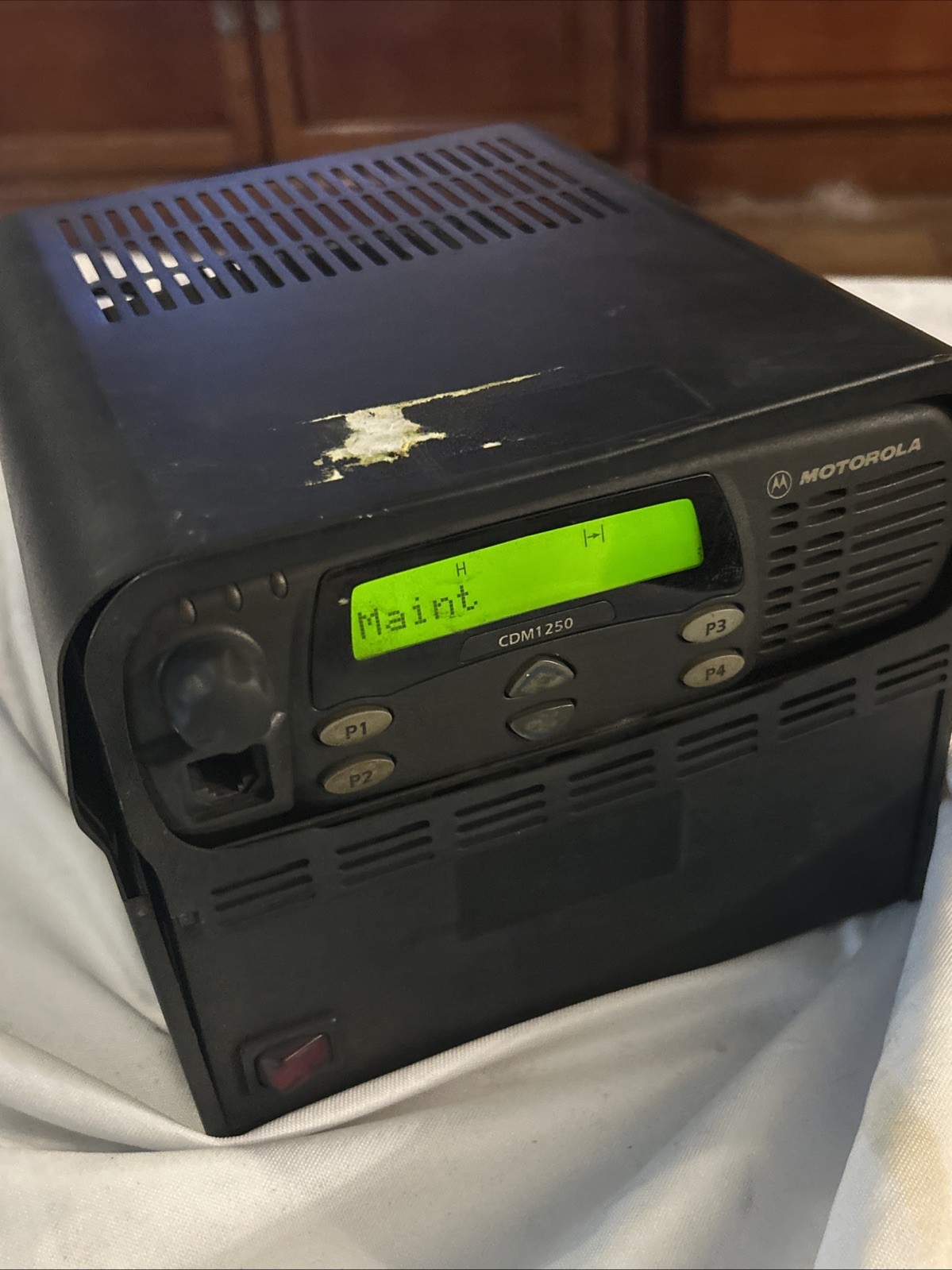 Motorola CDM1250 Two Way Radio & Ashtron SL-15CDM Base