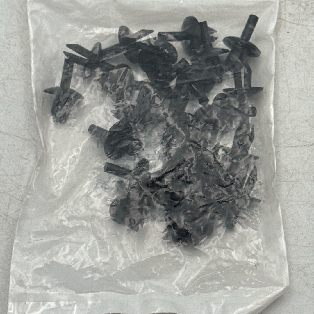 Value Collection Push Mount Blind Rivet: Plastic Body 1/4″ Hole 25PK