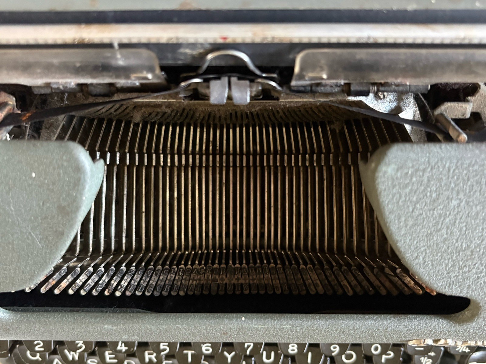 Olympia SM3 De Luxe Vintage Manual Typewriter with QWERTY Keyboard, Green. 1957.