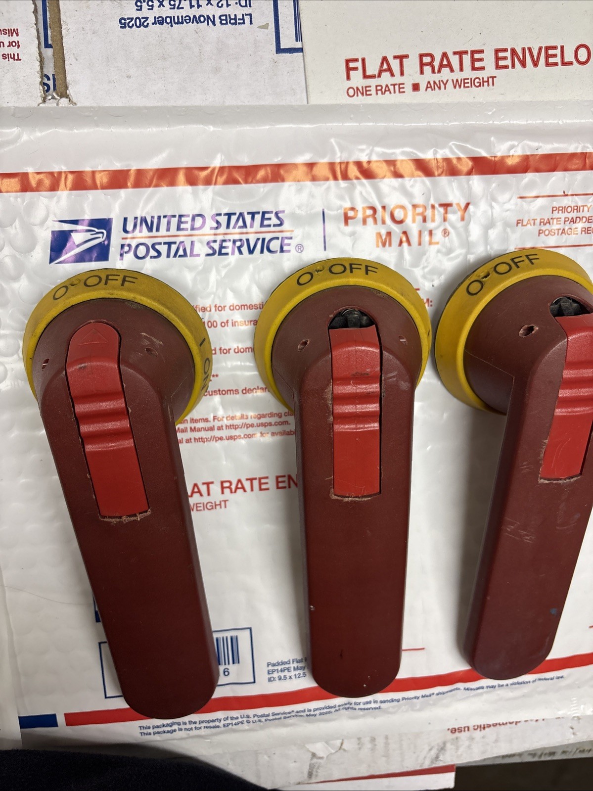 3 Pack Rotary Disconnect On/Off Handles Electrical Red/Yellow + LOTO Slot Hasp