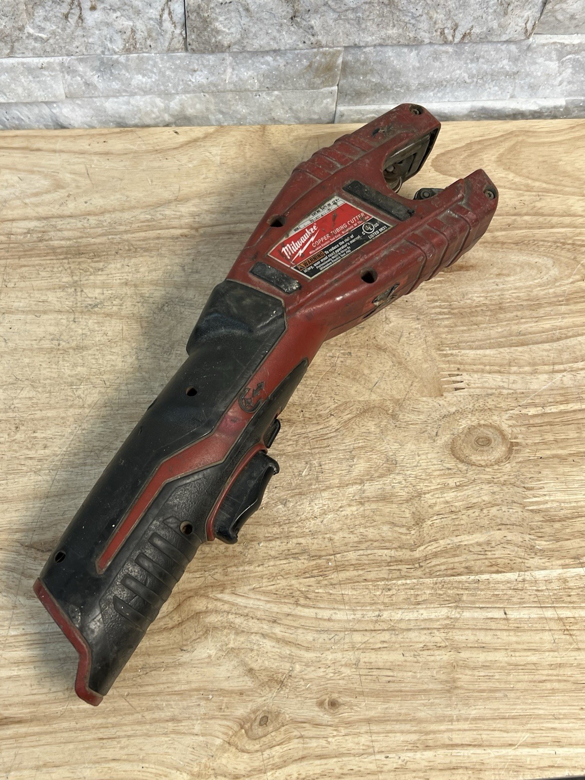 Milwaukee 2471-20 M12 Cordless Copper Tubing Cutter – FOR PARTS OR REPAIR
