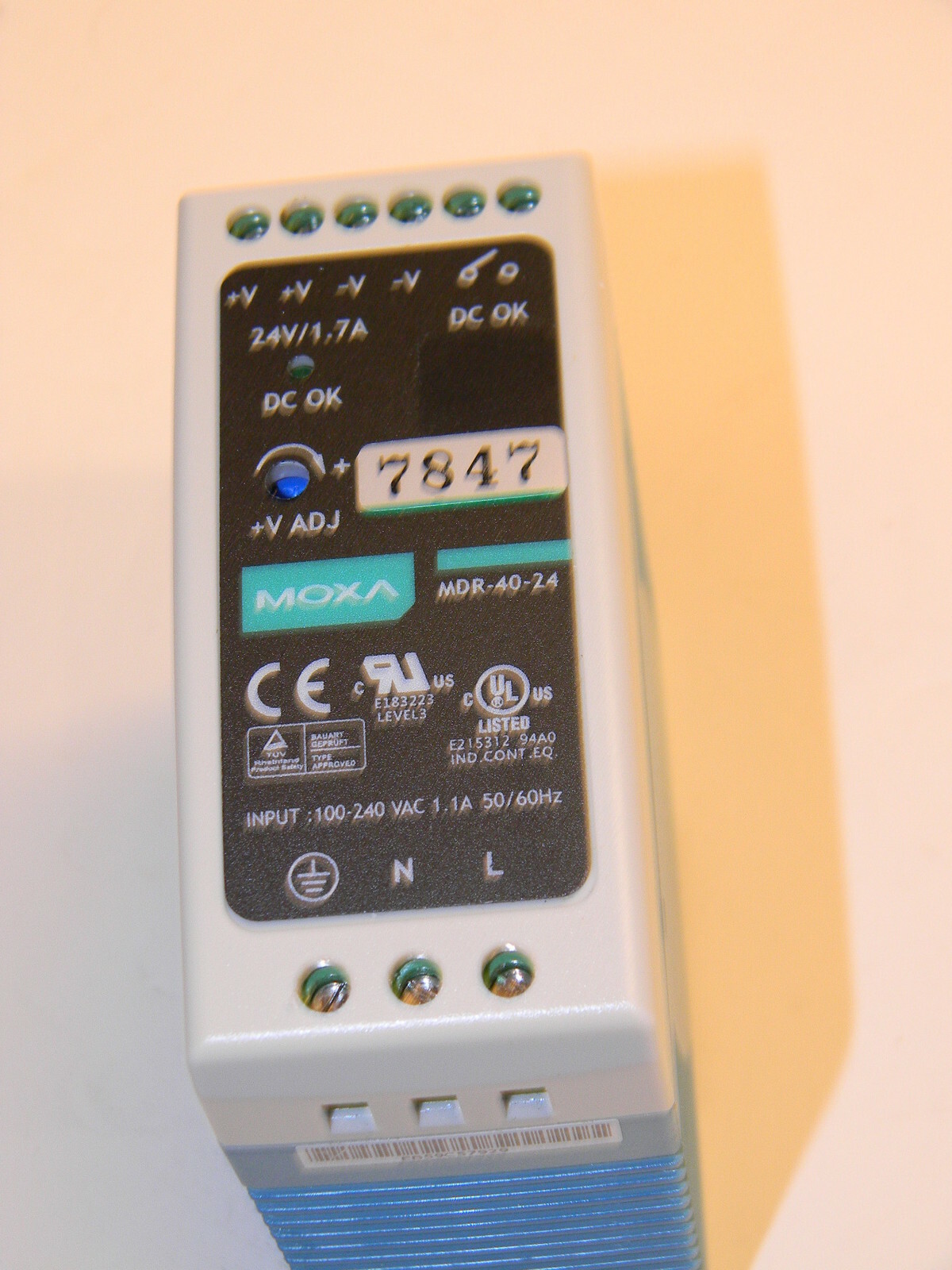Moxa MDR-40-24 DIN-rail 24 VDC power supply with 40W/1.7A, 85 to 264 VAC
