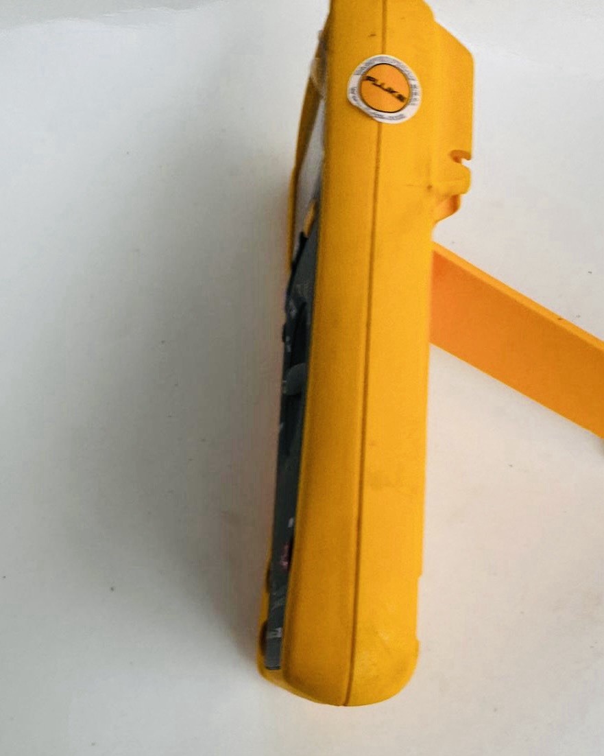 Fluke 77 IV Auto-Ranging CAT III CAT II Handheld Digital Multimeter
