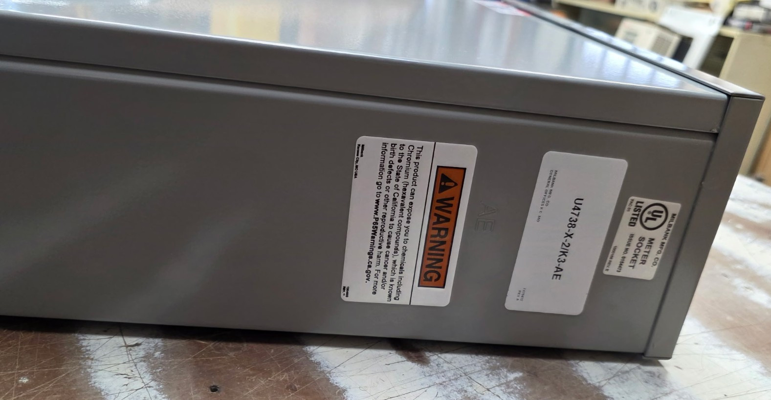 MILBANK U4738-X-2/K3-AE RINGLESS METER SOCKET 320 AMP 4-JAW NEW IN BOX
